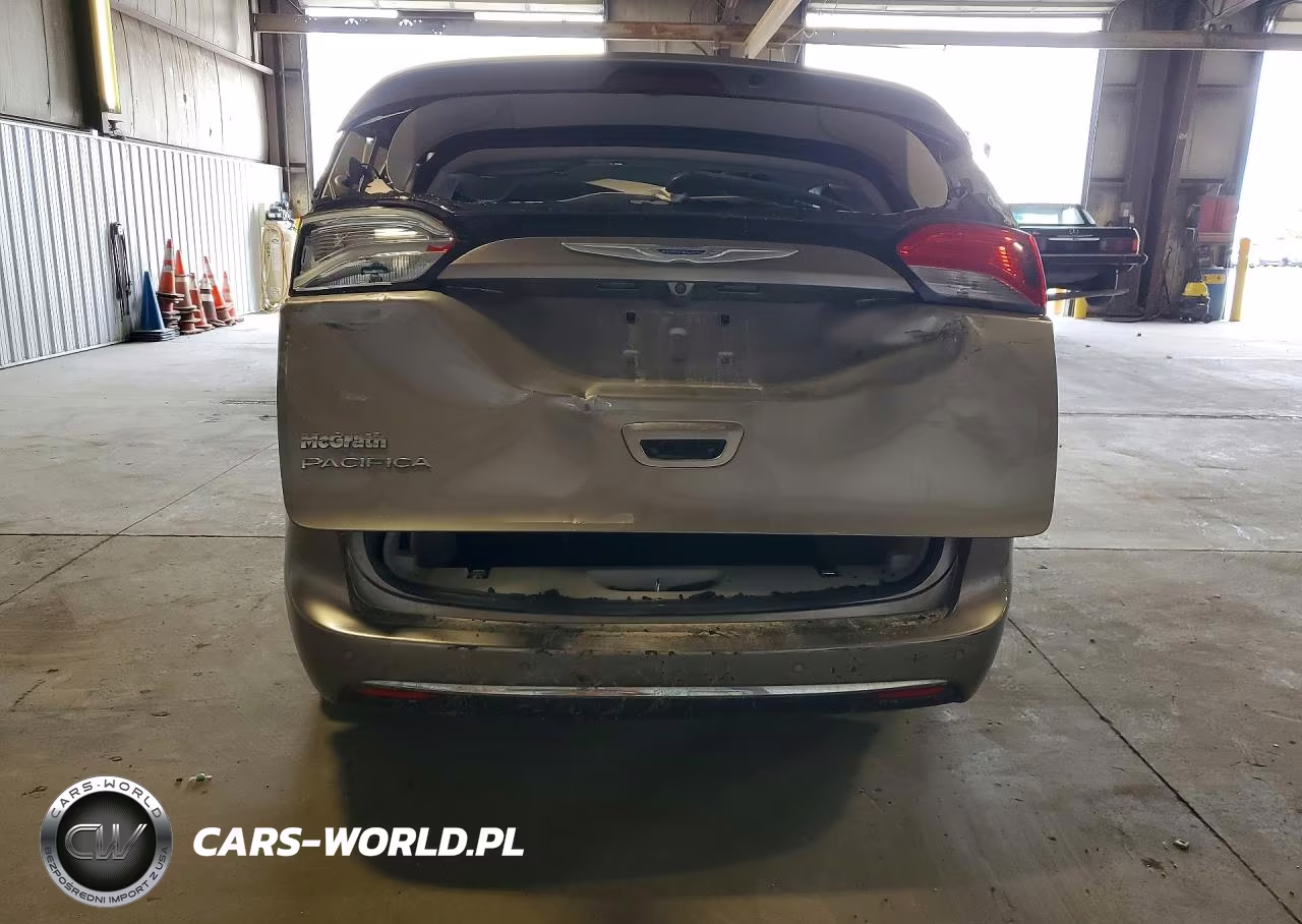 2018 Chrysler Pacifica Touring L VIN:2C4RC1BGXJR234801 - 6