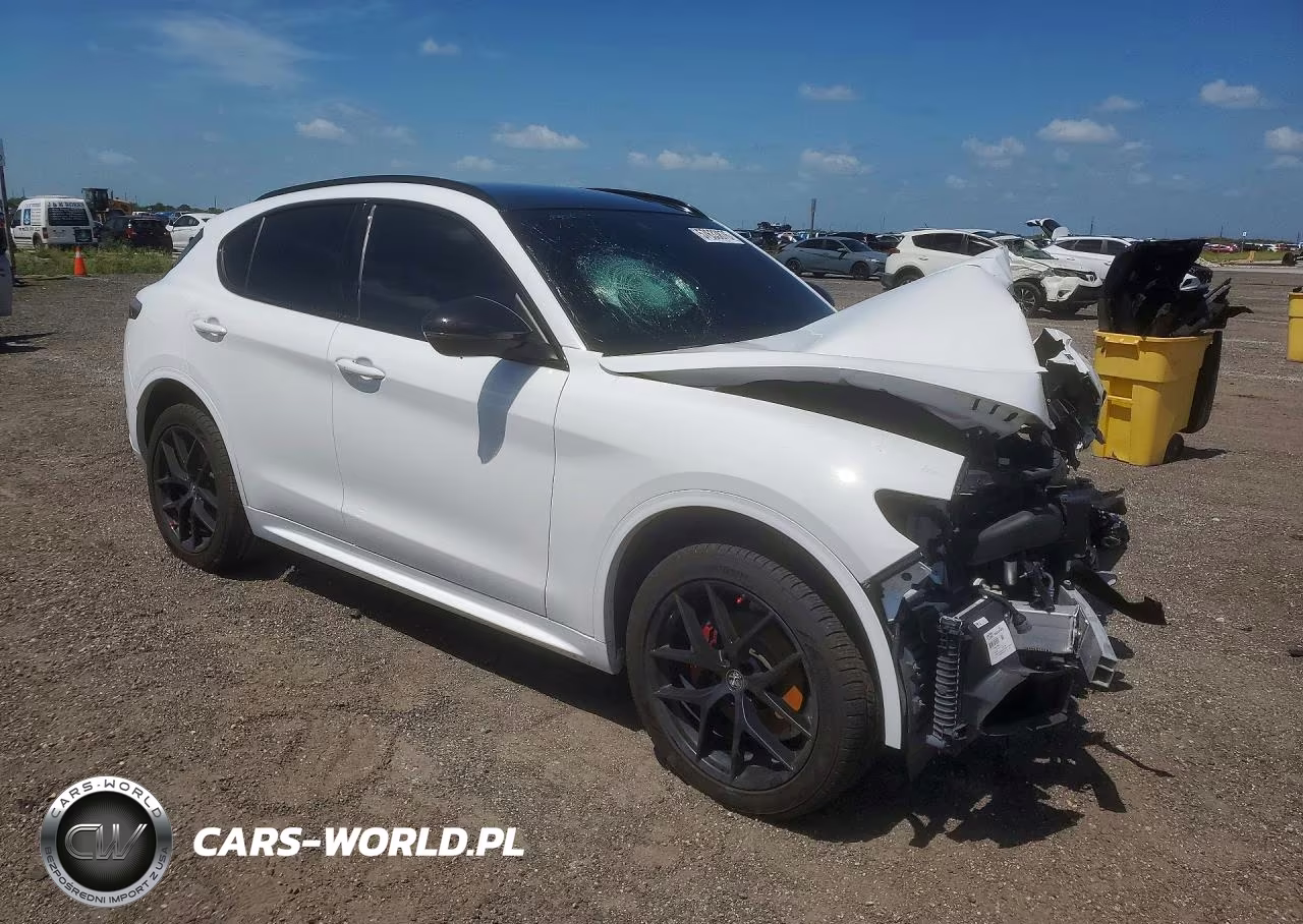 2021 Alfa Romeo Stelvio Ti VIN:ZASPAKBNXM7D15716 - 4