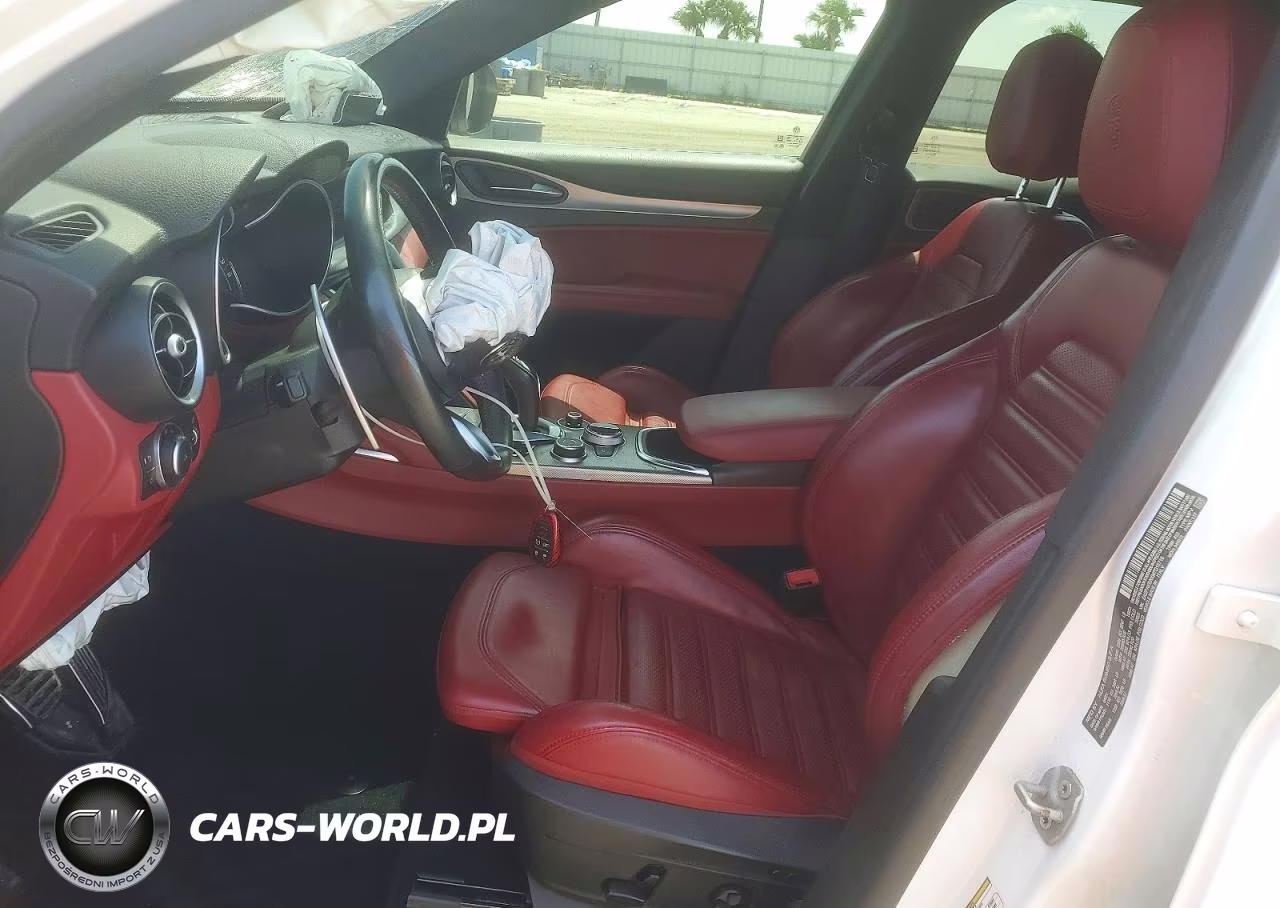 2021 Alfa Romeo Stelvio Ti VIN:ZASPAKBNXM7D15716 - 7