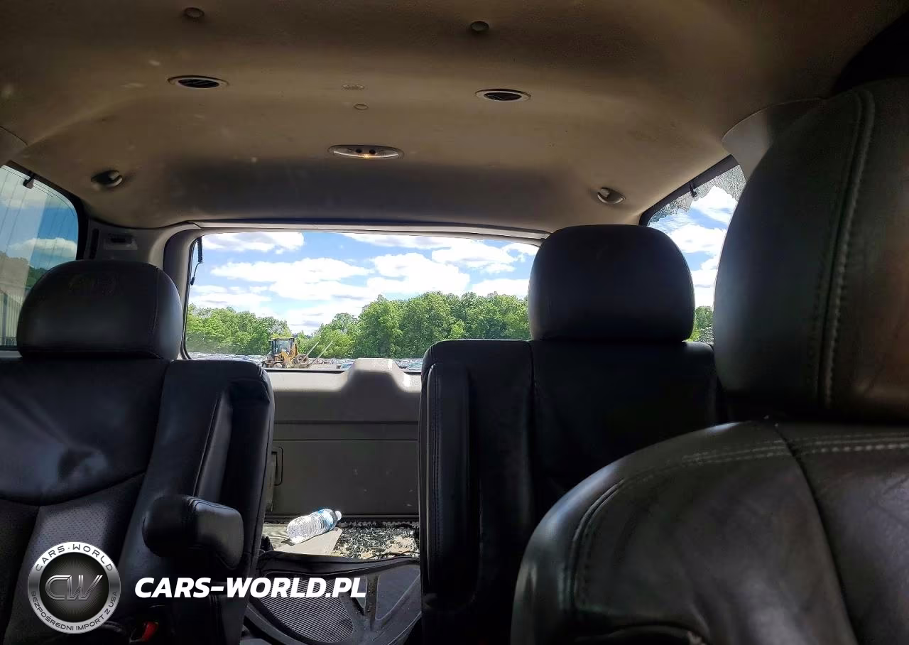 2005 Cadillac Escalade Luxury VIN:1GYEC63N35R234301 - 10