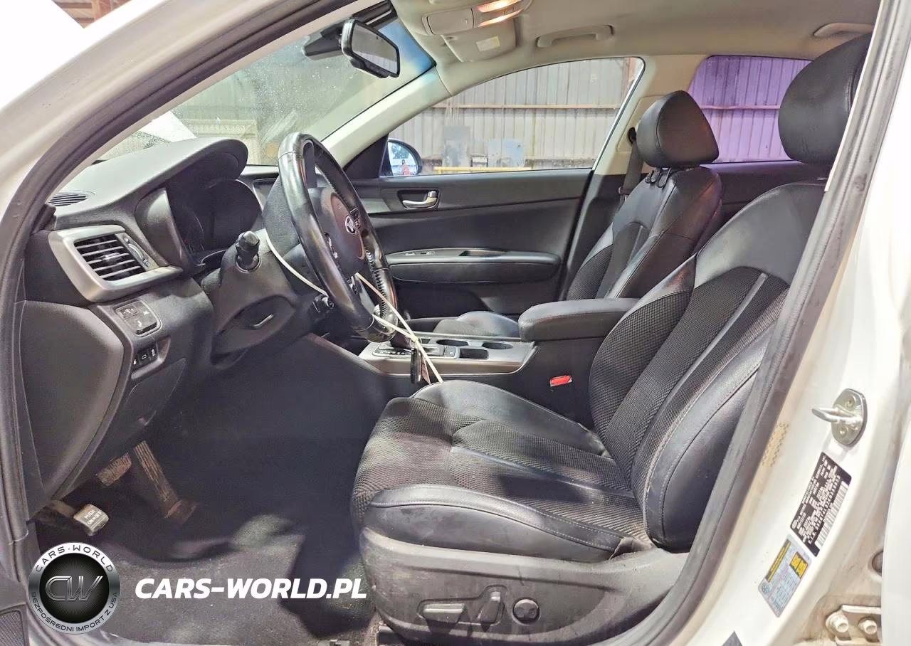 2019 Kia Optima S VIN:5XXGT4L32KG359953 - 7