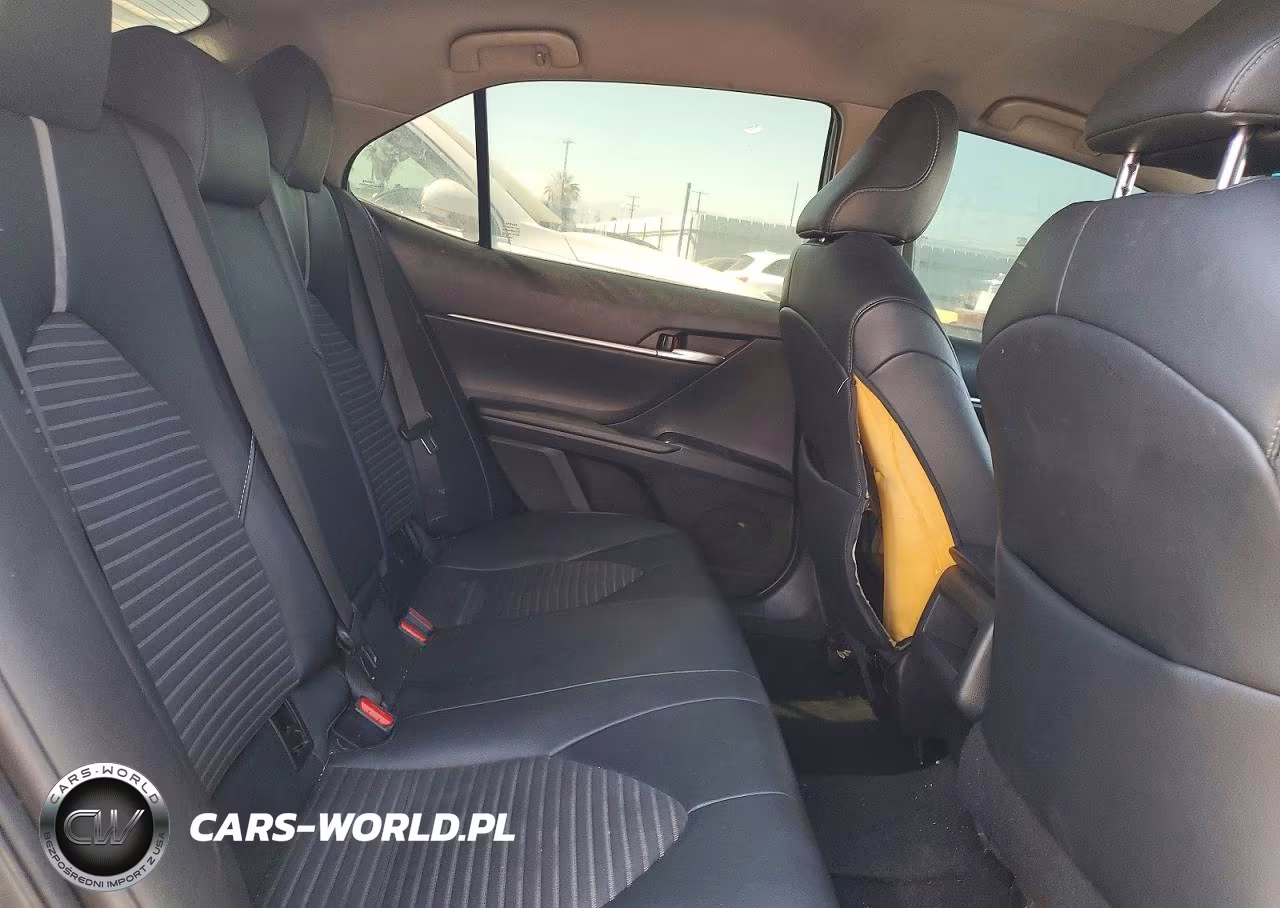 2018 Toyota Camry Se VIN:4T1B11HK4JU577038 - 10