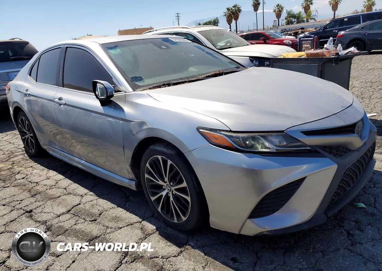 2018 Toyota Camry Se VIN:4T1B11HK4JU577038 - 4