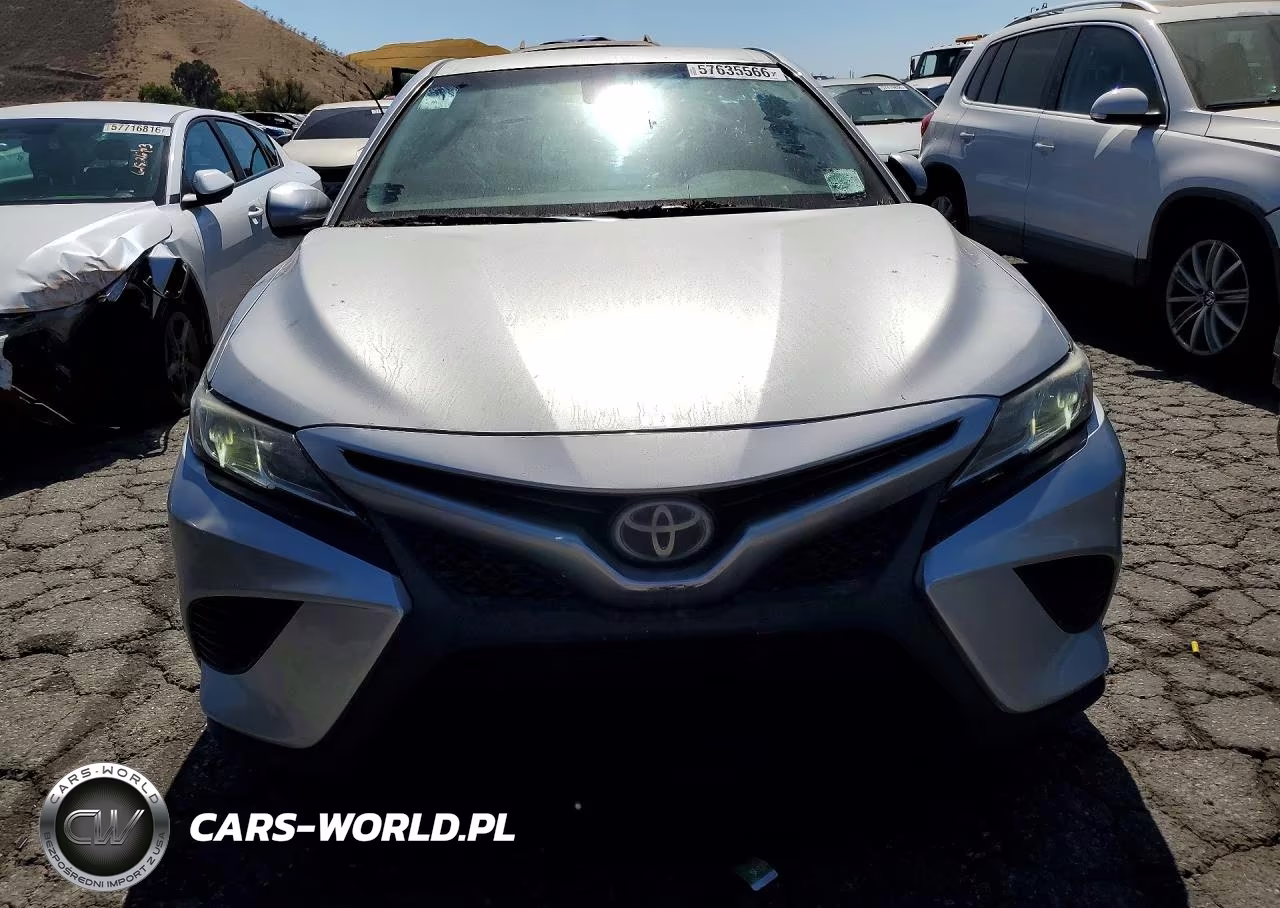 2018 Toyota Camry Se VIN:4T1B11HK4JU577038 - 5