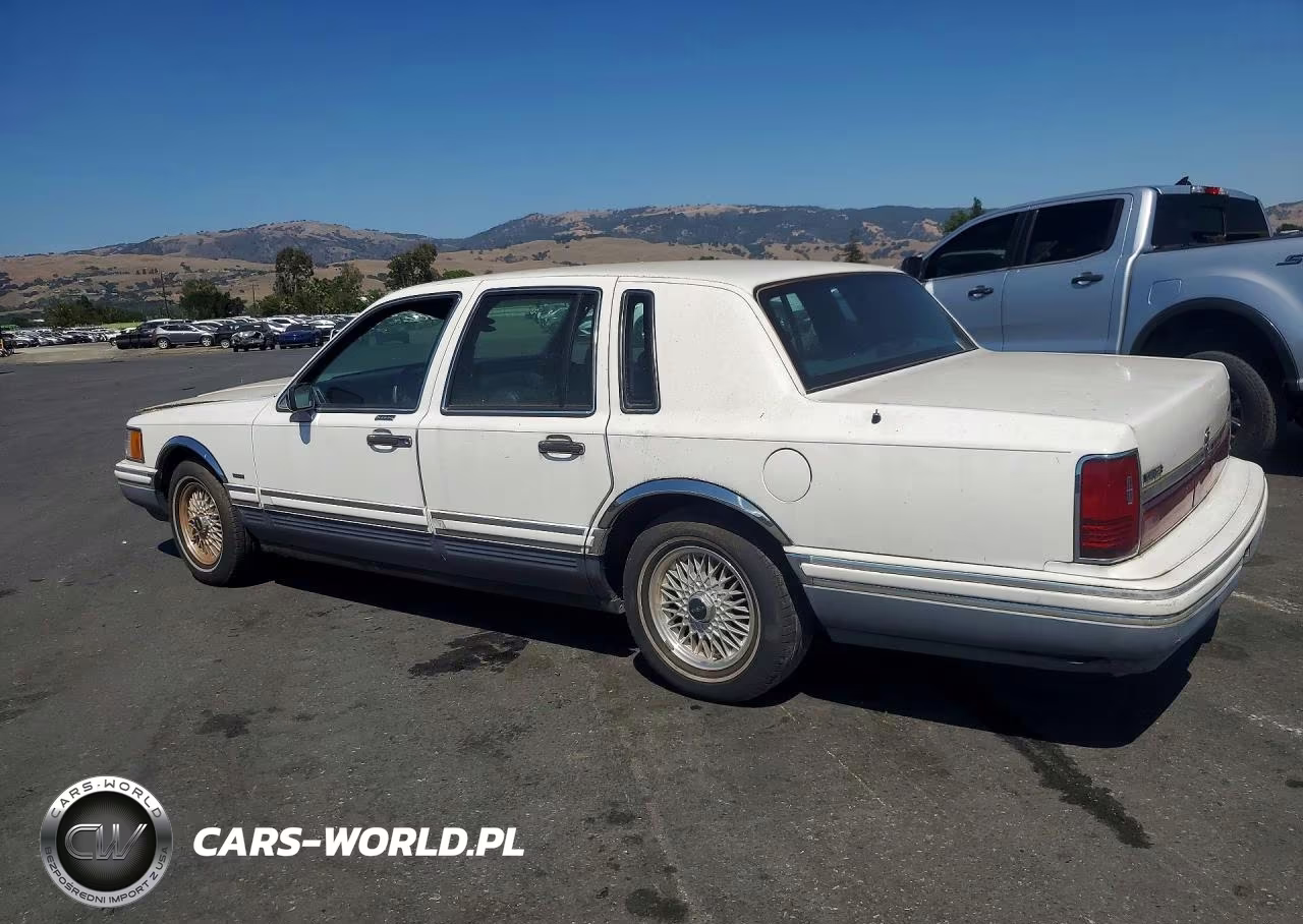 1994 Lincoln Town Car Signature VIN:1LNLM82W6RY657526 - 2