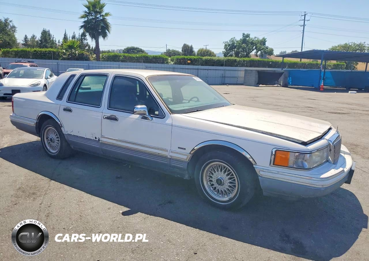 1994 Lincoln Town Car Signature VIN:1LNLM82W6RY657526 - 4