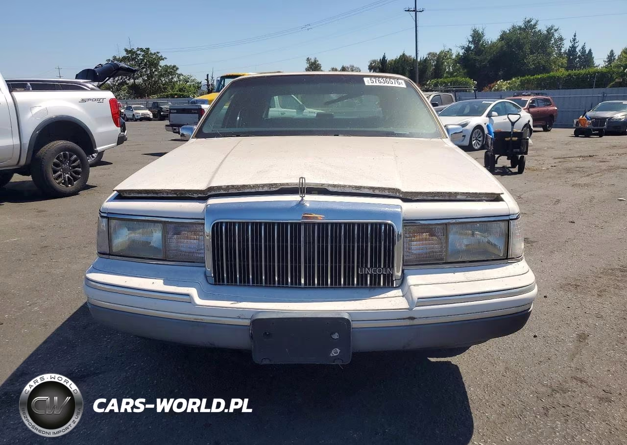 1994 Lincoln Town Car Signature VIN:1LNLM82W6RY657526 - 5