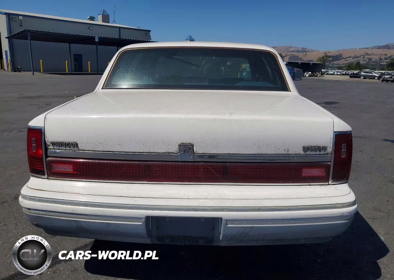 1994 Lincoln Town Car Signature VIN:1LNLM82W6RY657526 - 6