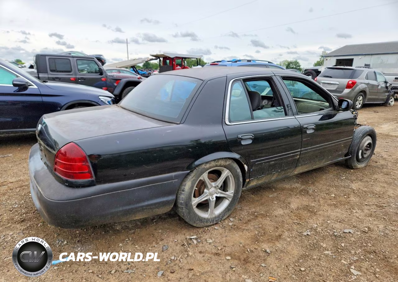 2003 Mercury Marauder VIN:2MEHM75V23X615318 - 3