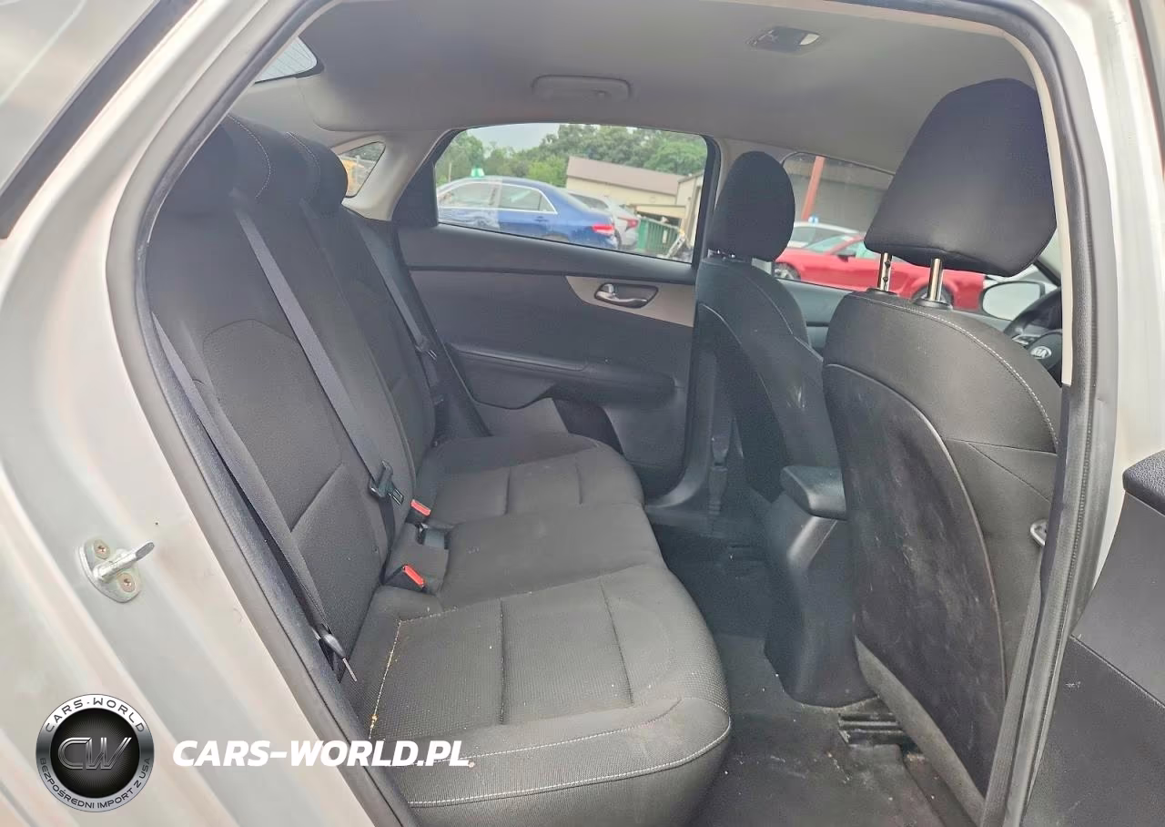 2021 Kia Forte Lxs VIN:3KPF24AD5ME386800 - 10