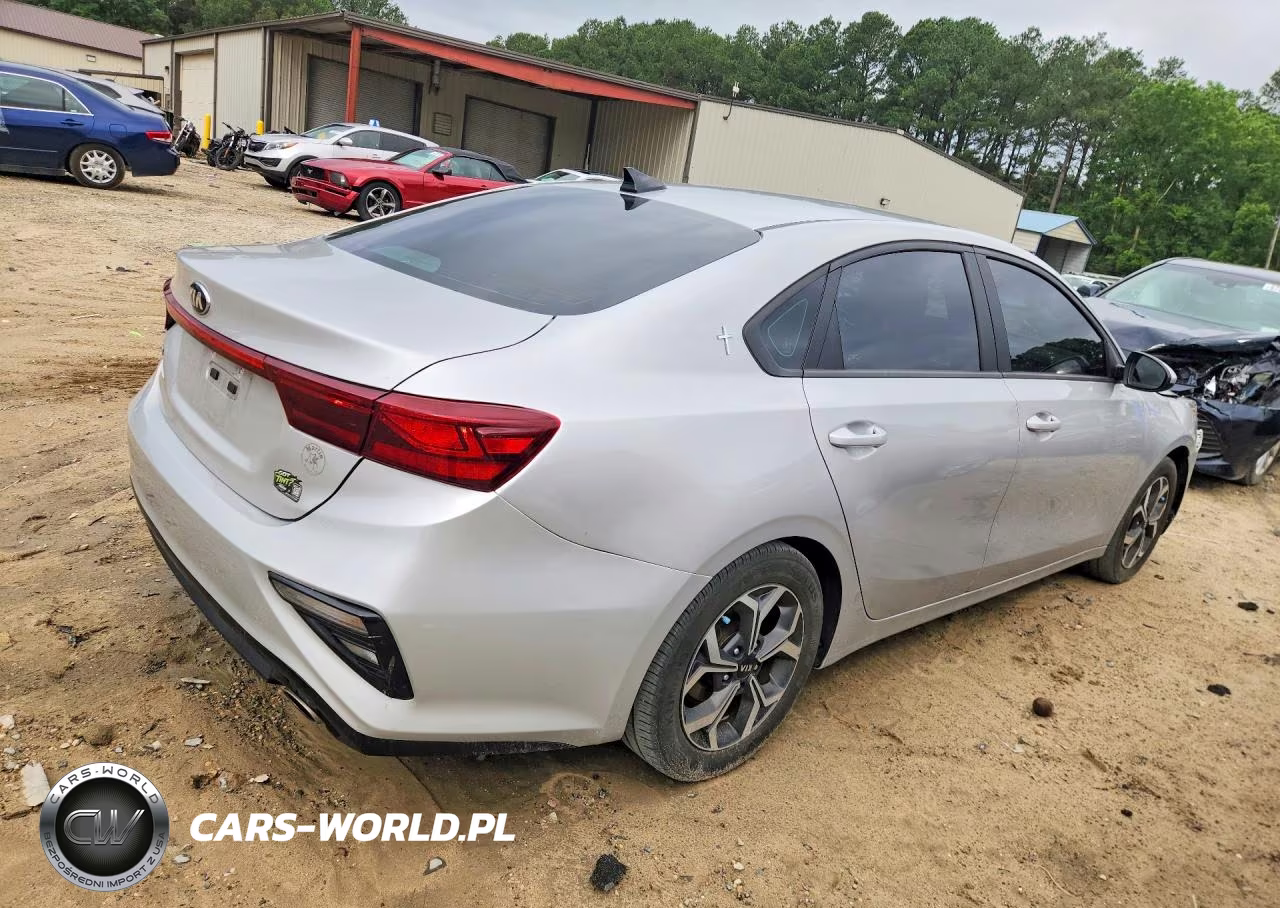 2021 Kia Forte Lxs VIN:3KPF24AD5ME386800 - 3