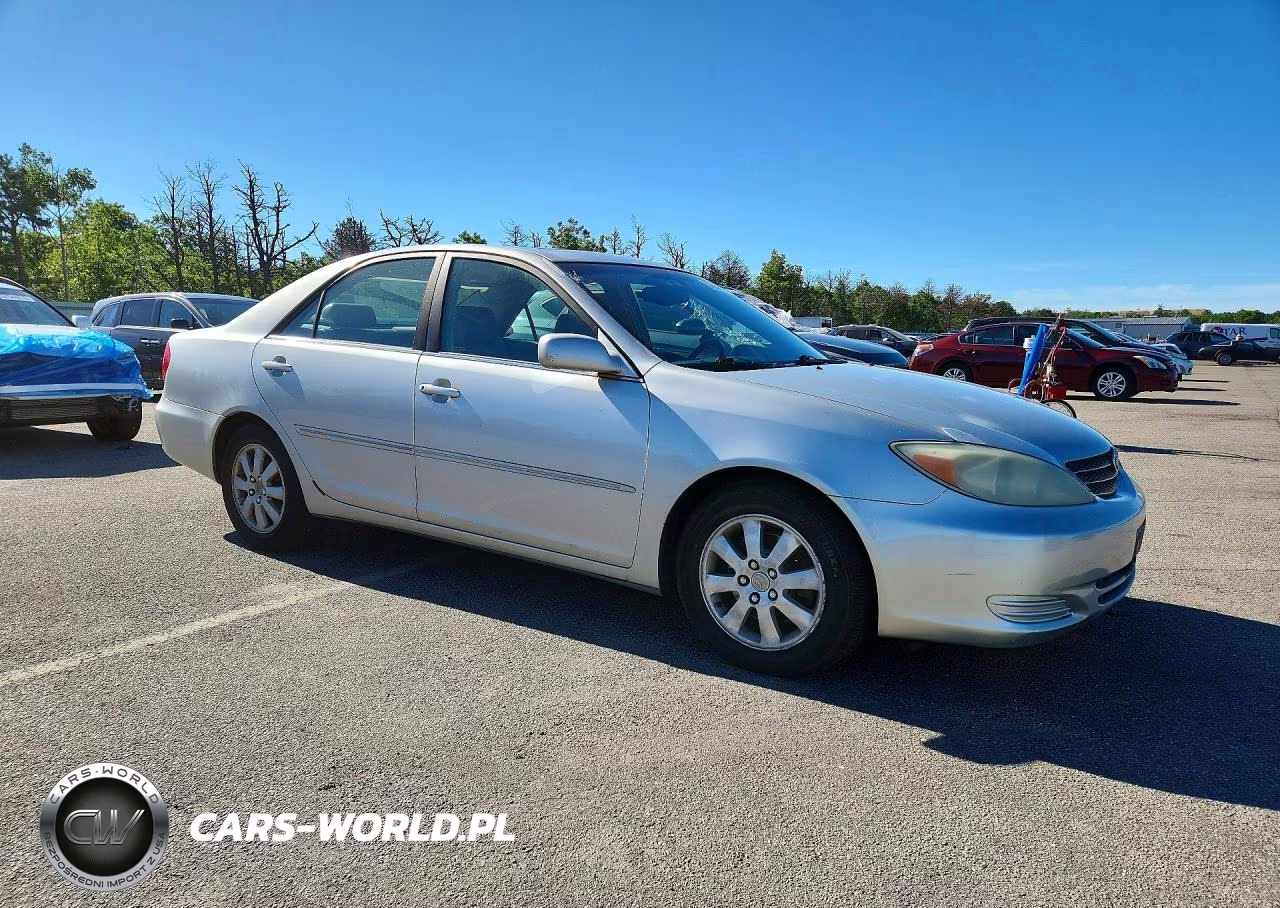 2002 Toyota Camry Xle V6 VIN:4T1BF30K02U031797 - 4
