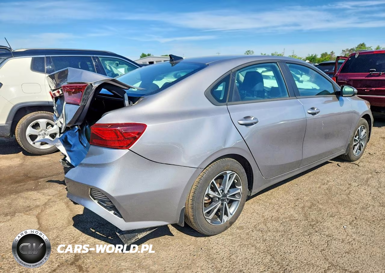 2023 Kia Forte Lxs VIN:3KPF24AD4PE531166 - 3