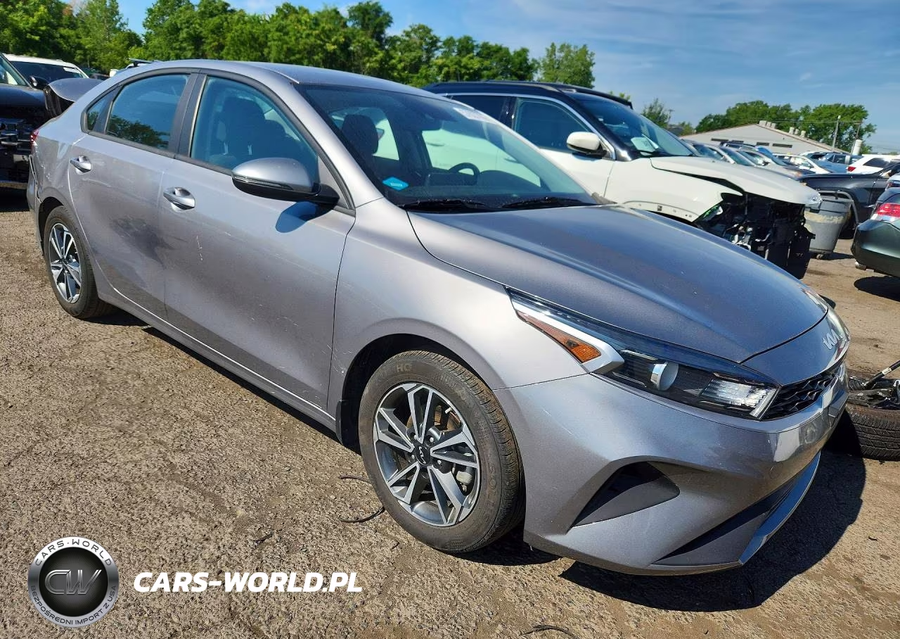2023 Kia Forte Lxs VIN:3KPF24AD4PE531166 - 4