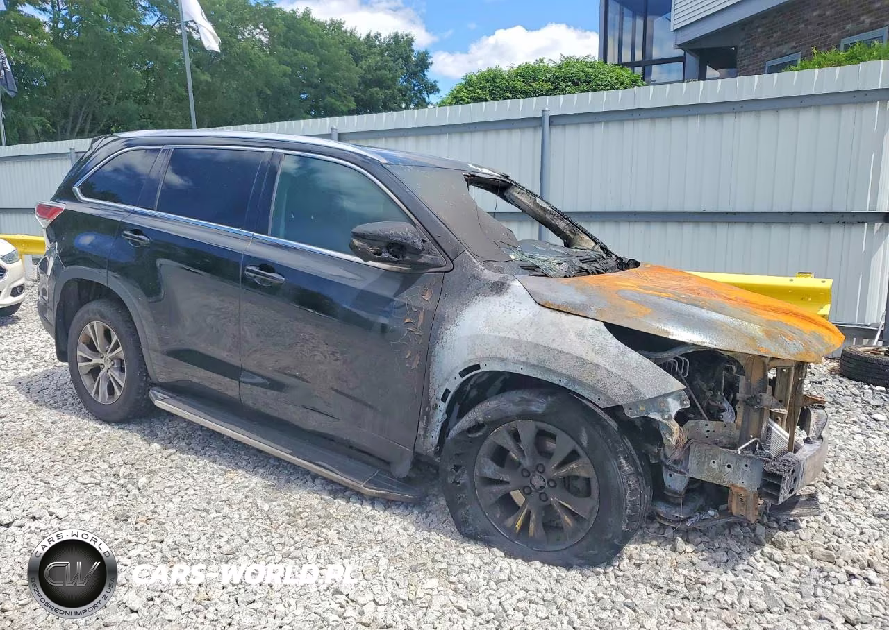 2015 Toyota Highlander Xle VIN:5TDJKRFH4FS174983 - 4