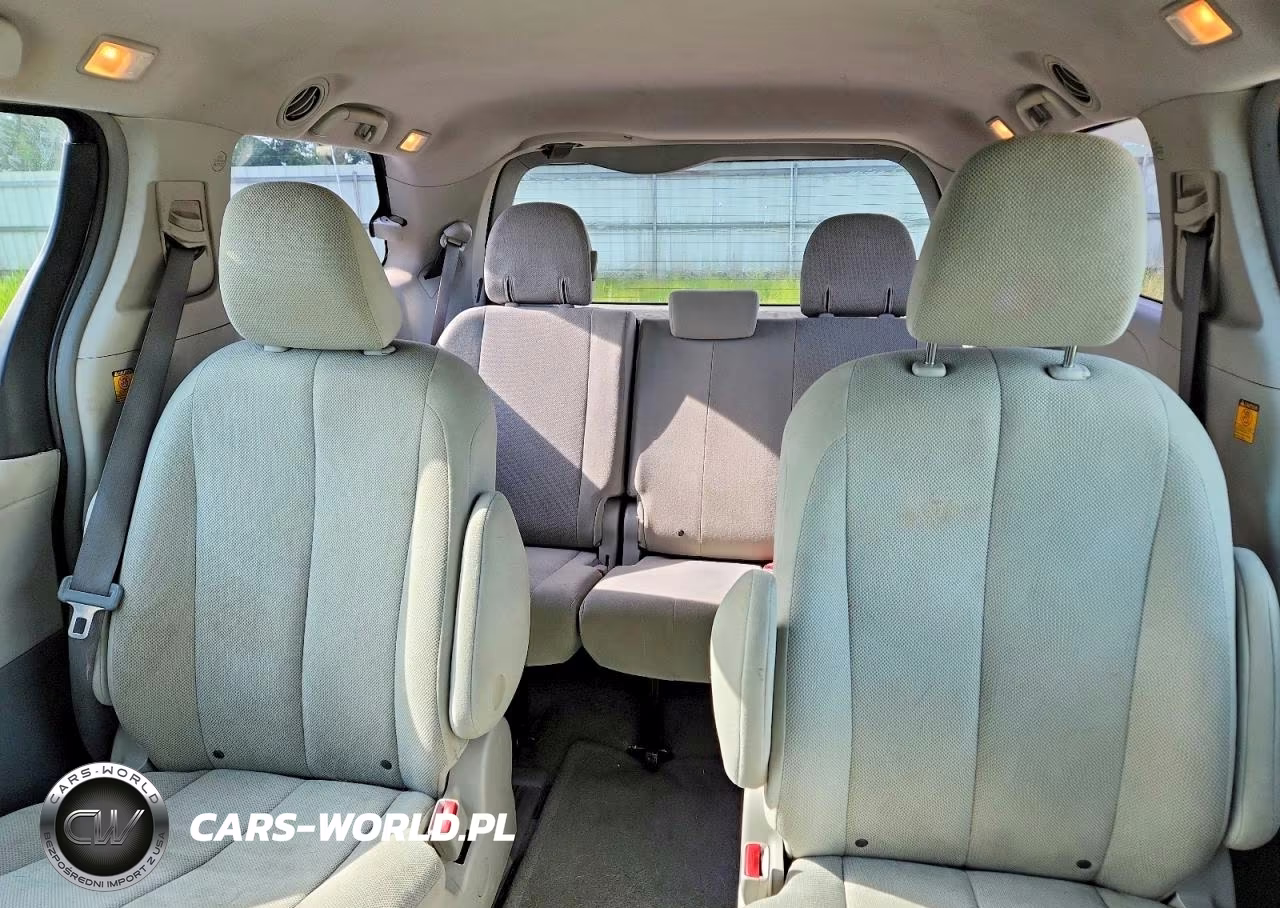 2011 Toyota Sienna Base 7-Passenger VIN:5TDKA3DC5BS006467 - 10