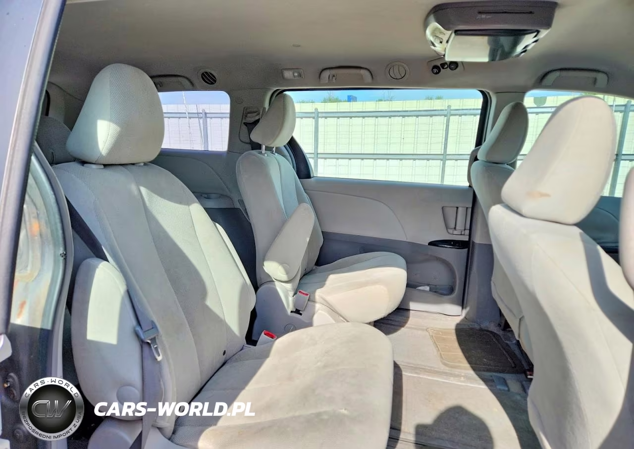 2011 Toyota Sienna Base 7-Passenger VIN:5TDKA3DC5BS006467 - 11
