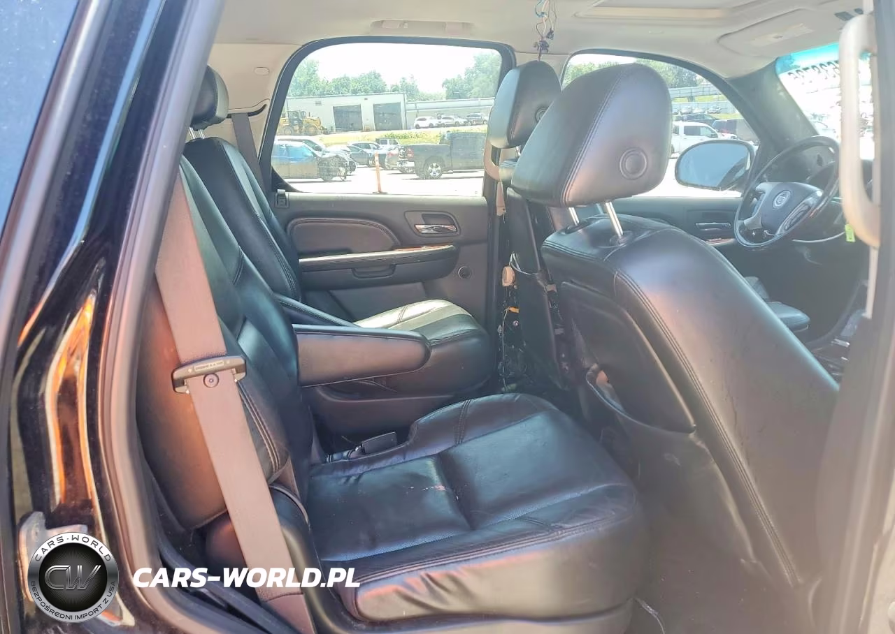 2008 Cadillac Escalade Luxury VIN:1GYEC63808R132730 - 10