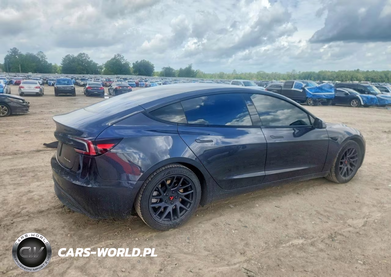2024 Tesla Model 3 VIN:5YJ3E1EB3RF740879 - 3
