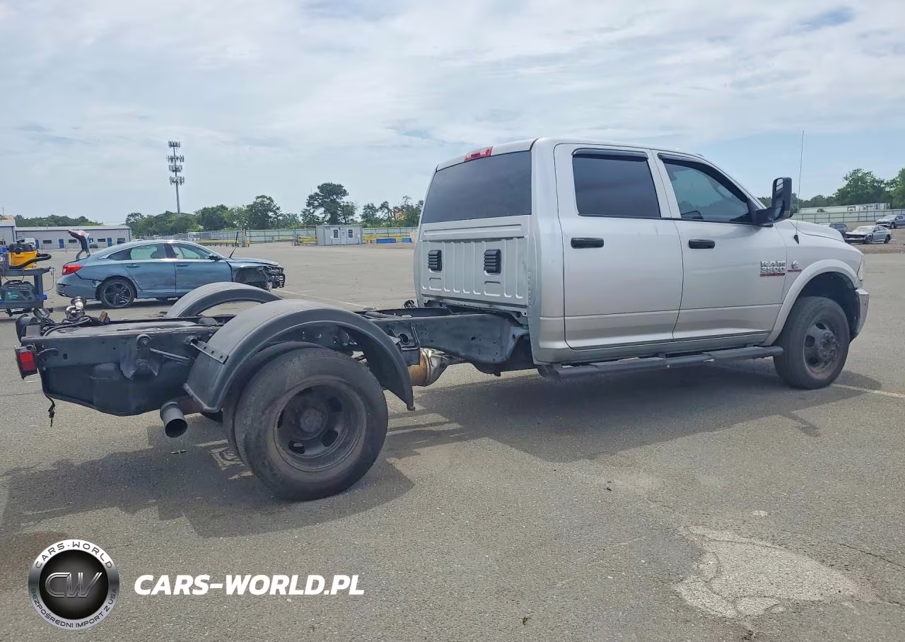 2015 Ram 3500 VIN:3C7WRTCL9FG592898 - 3