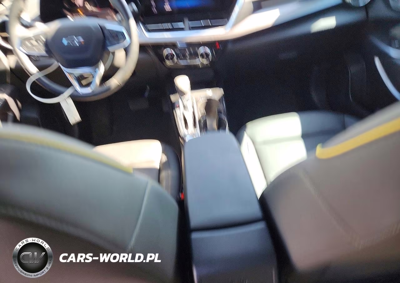 2025 Chevrolet Trax Activ VIN:KL77LKEPXSC247869 - 8