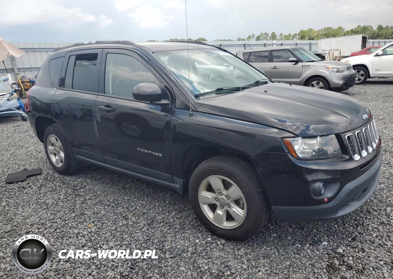2015 Jeep Compass Sport VIN:1C4NJCBA4FD318201 - 4