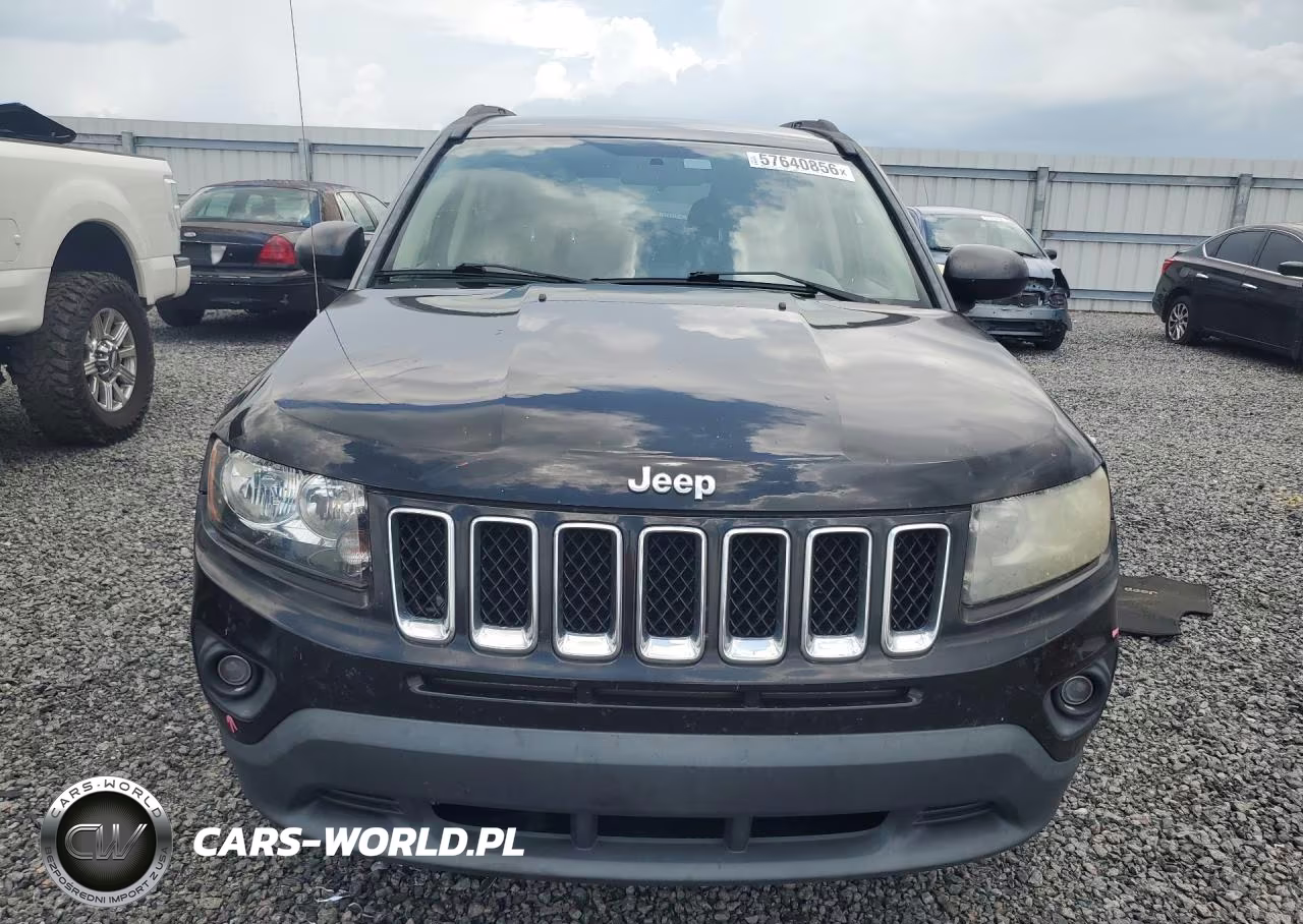 2015 Jeep Compass Sport VIN:1C4NJCBA4FD318201 - 5