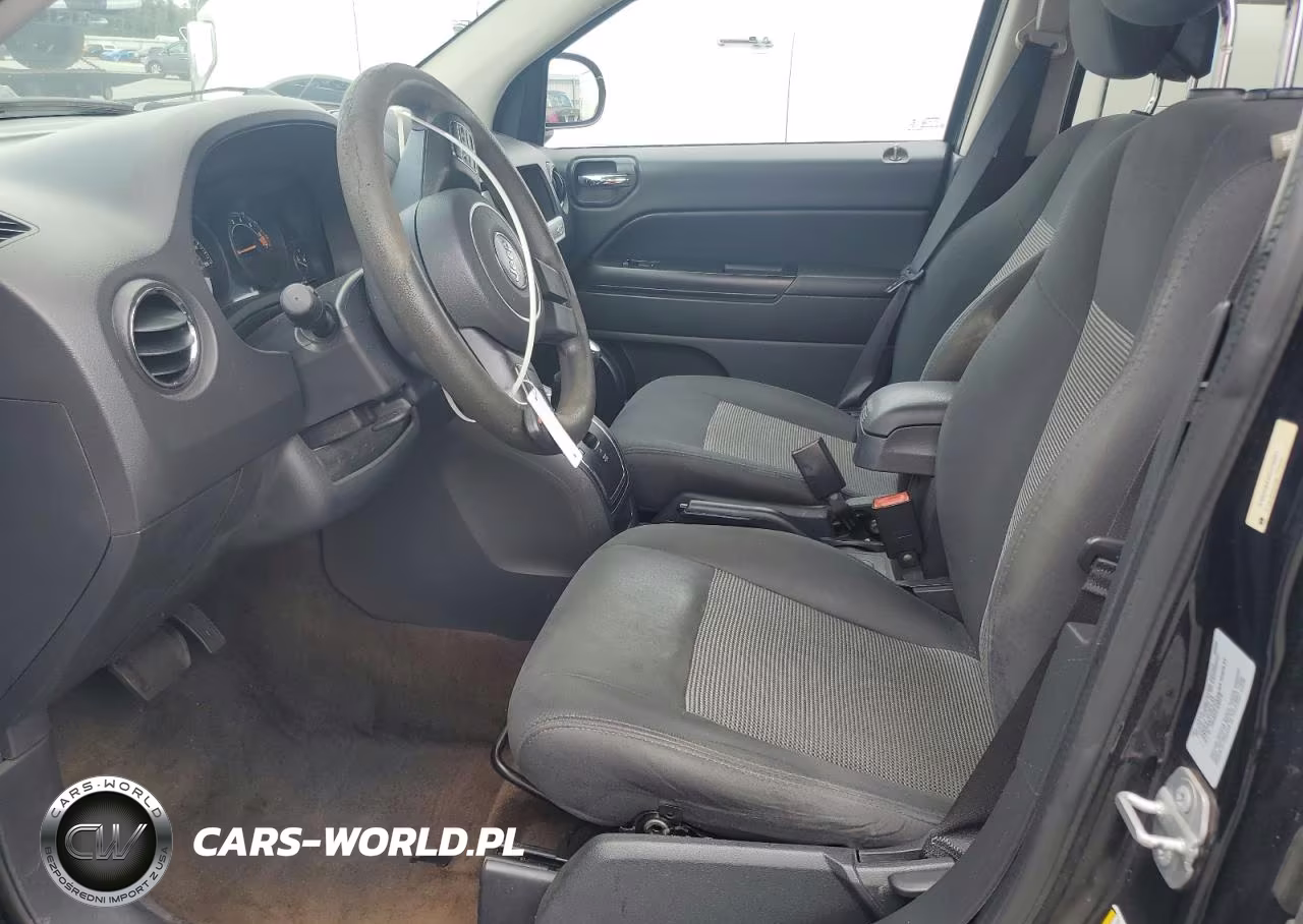 2015 Jeep Compass Sport VIN:1C4NJCBA4FD318201 - 7