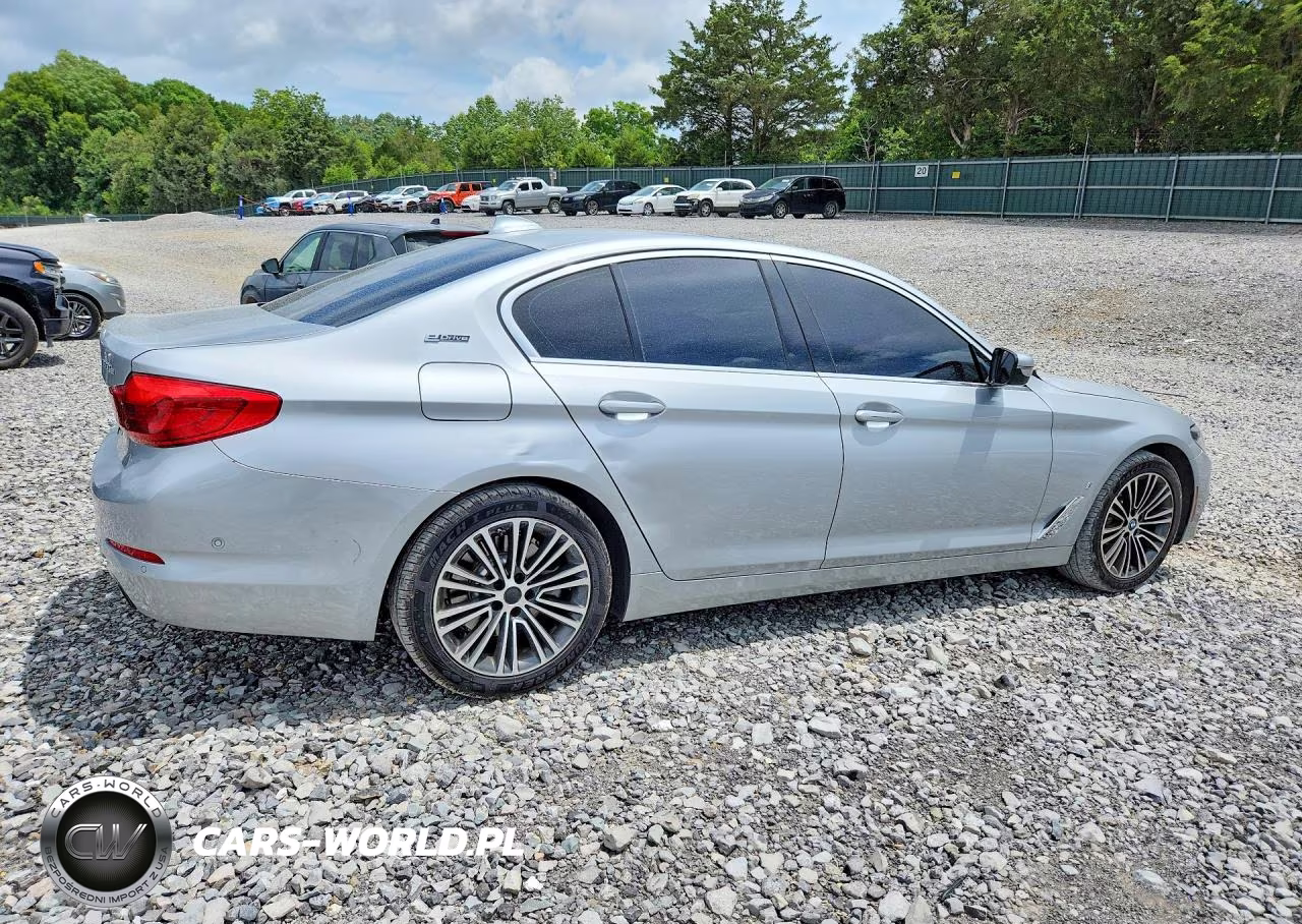 2019 BMW 530E VIN:WBAJA9C53KB393641 - 3