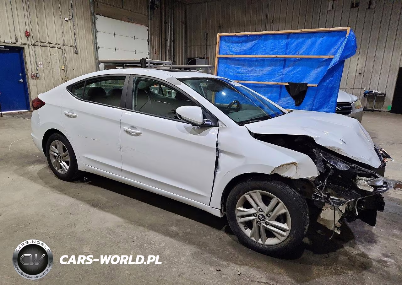 2019 Hyundai Elantra Value Edition VIN:5NPD84LF6KH475336 - 4