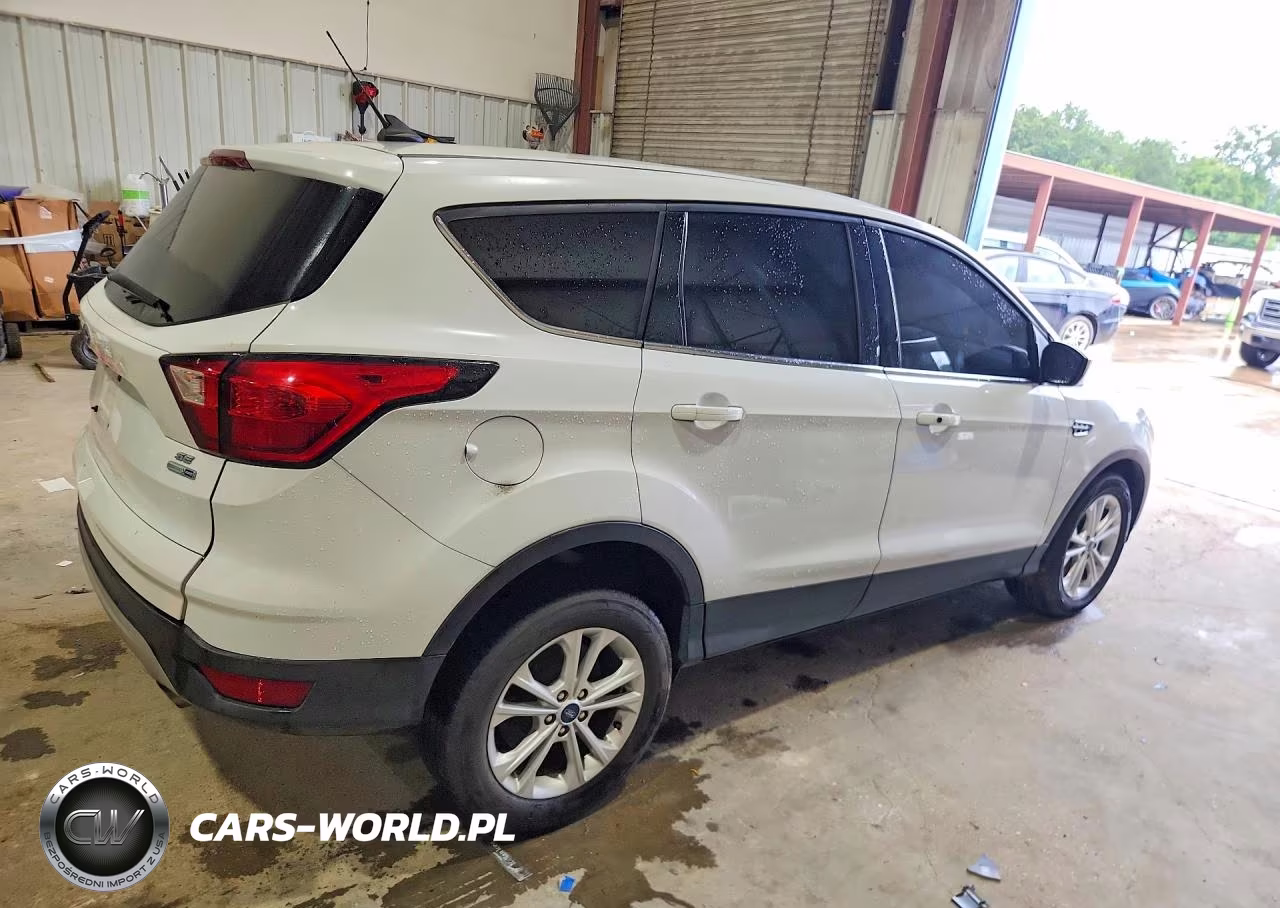 2019 Ford Escape Se VIN:1FMCU9GD0KUA89140 - 3