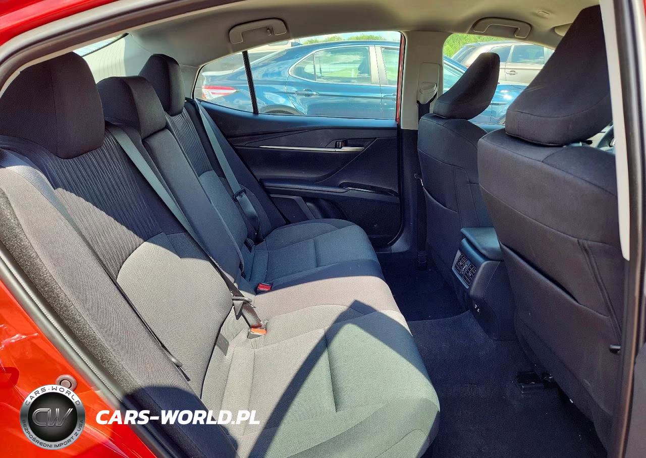 2025 Toyota Camry Le VIN:4T1DAACK7SU066795 - 10