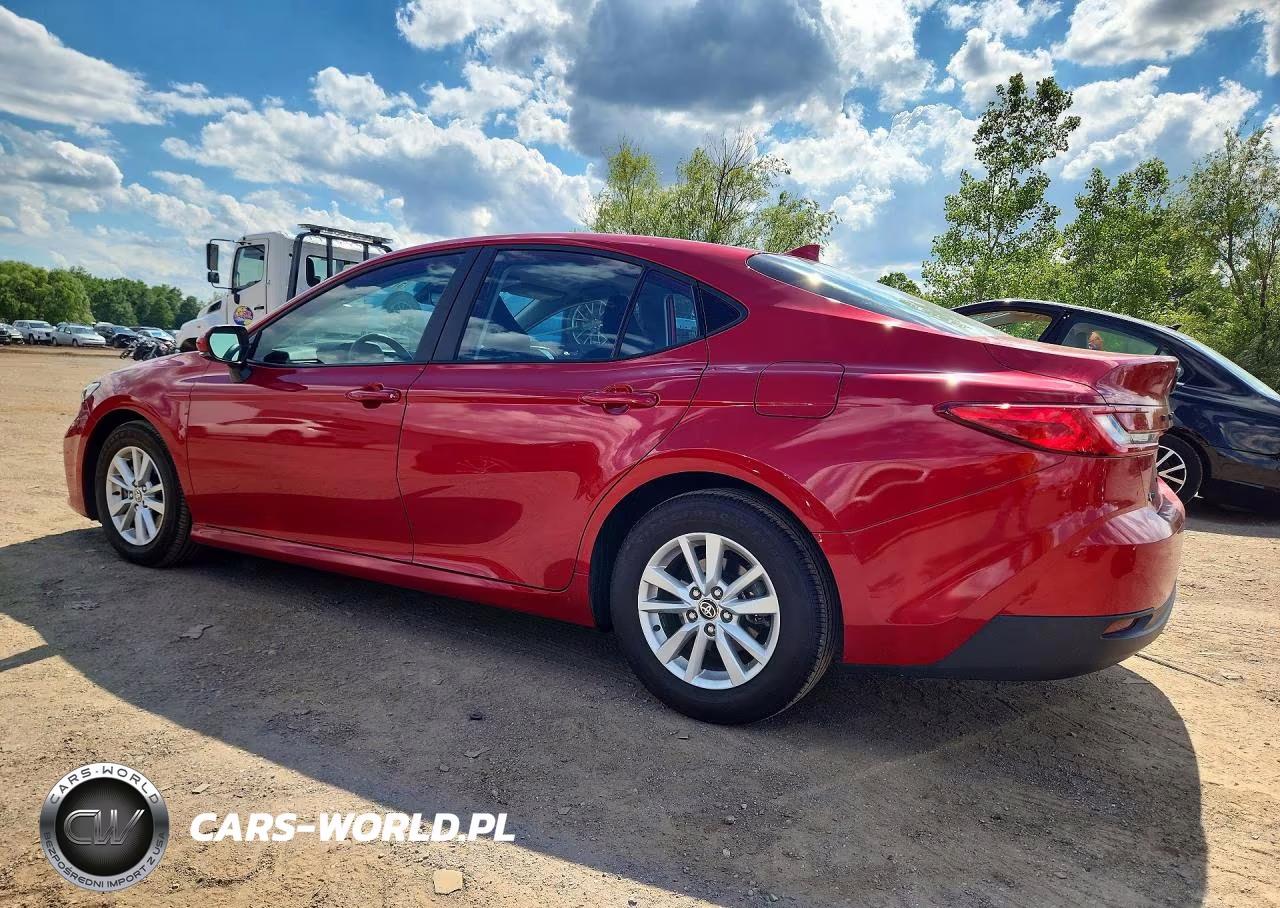 2025 Toyota Camry Le VIN:4T1DAACK7SU066795 - 2