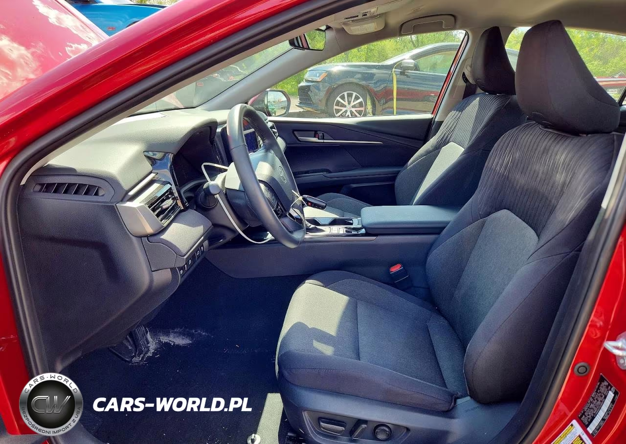 2025 Toyota Camry Le VIN:4T1DAACK7SU066795 - 7