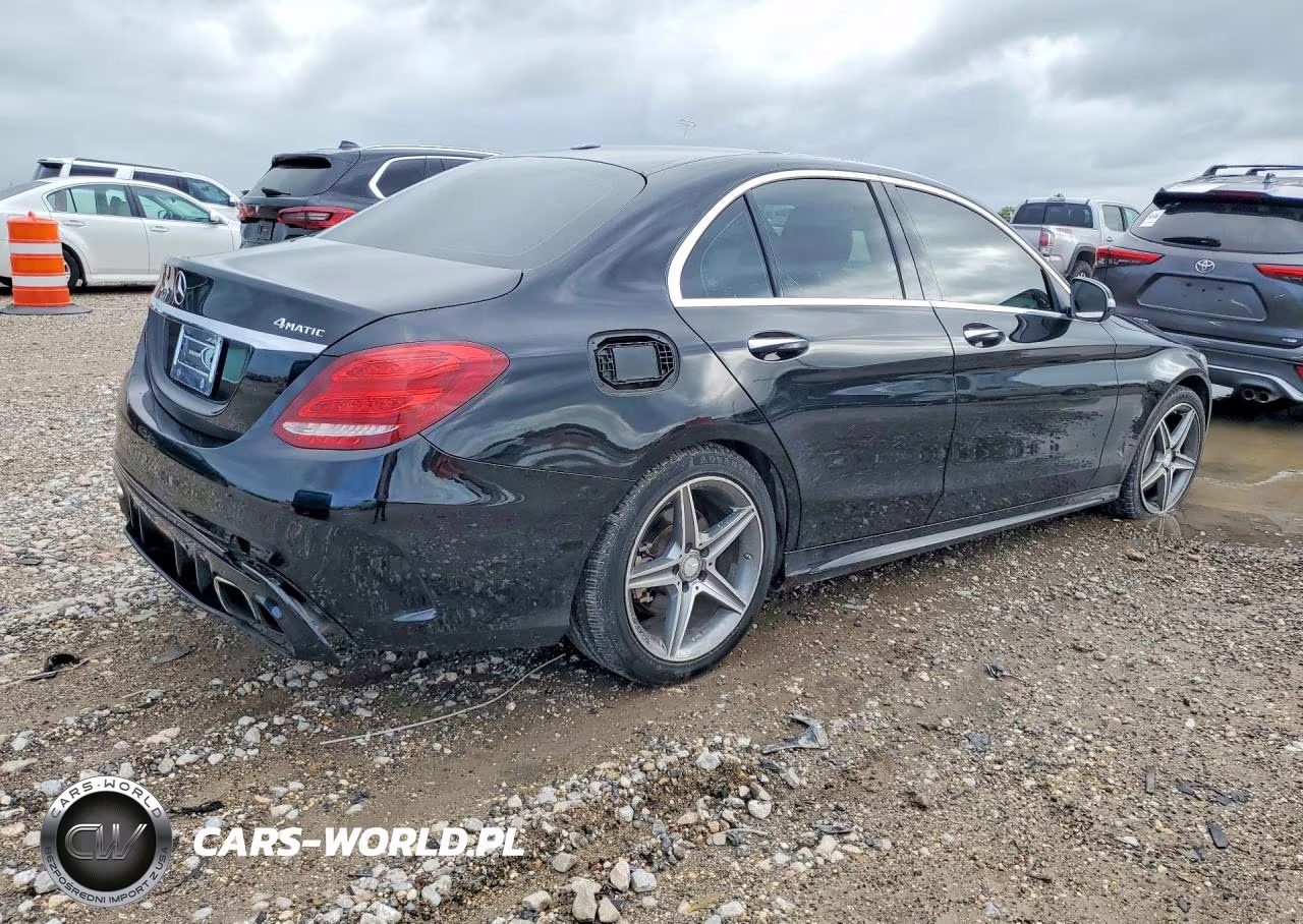 2015 Mercedes-Benz C 400 4Matic VIN:55SWF6GB1FU001816 - 3