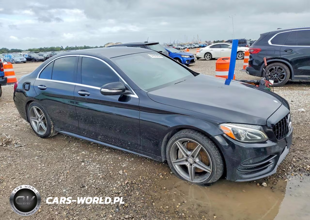 2015 Mercedes-Benz C 400 4Matic VIN:55SWF6GB1FU001816 - 4