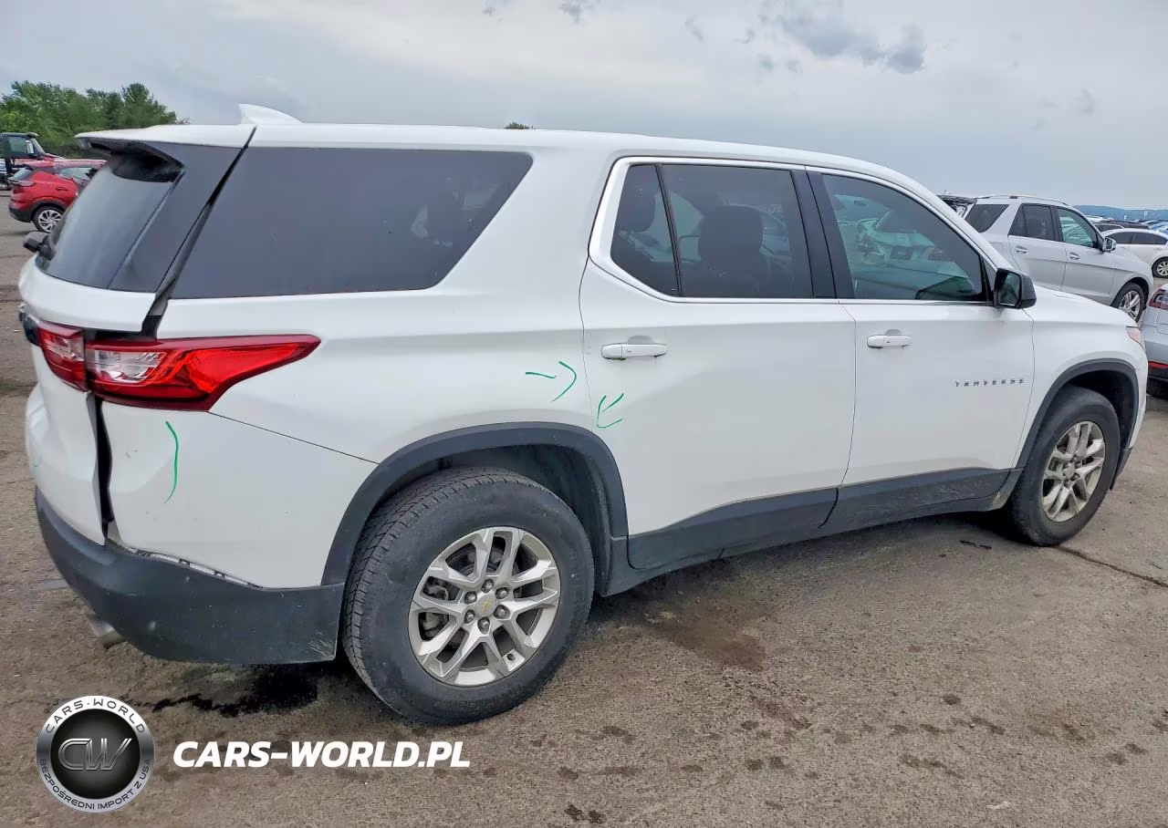 2018 Chevrolet Traverse Ls VIN:1GNERFKW3JJ116084 - 3