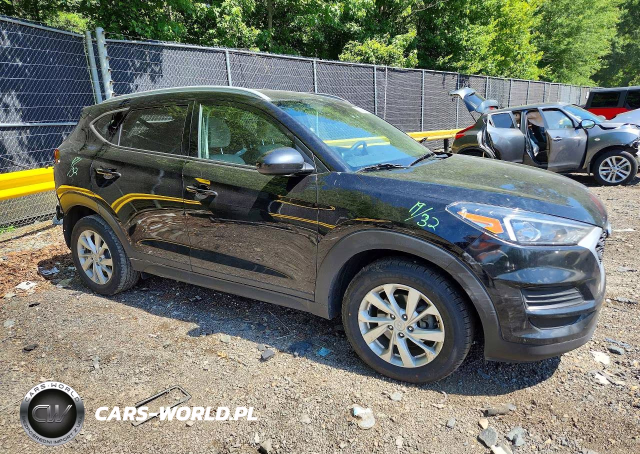 2019 Hyundai Tucson Value VIN:KM8J33A43KU866717 - 4