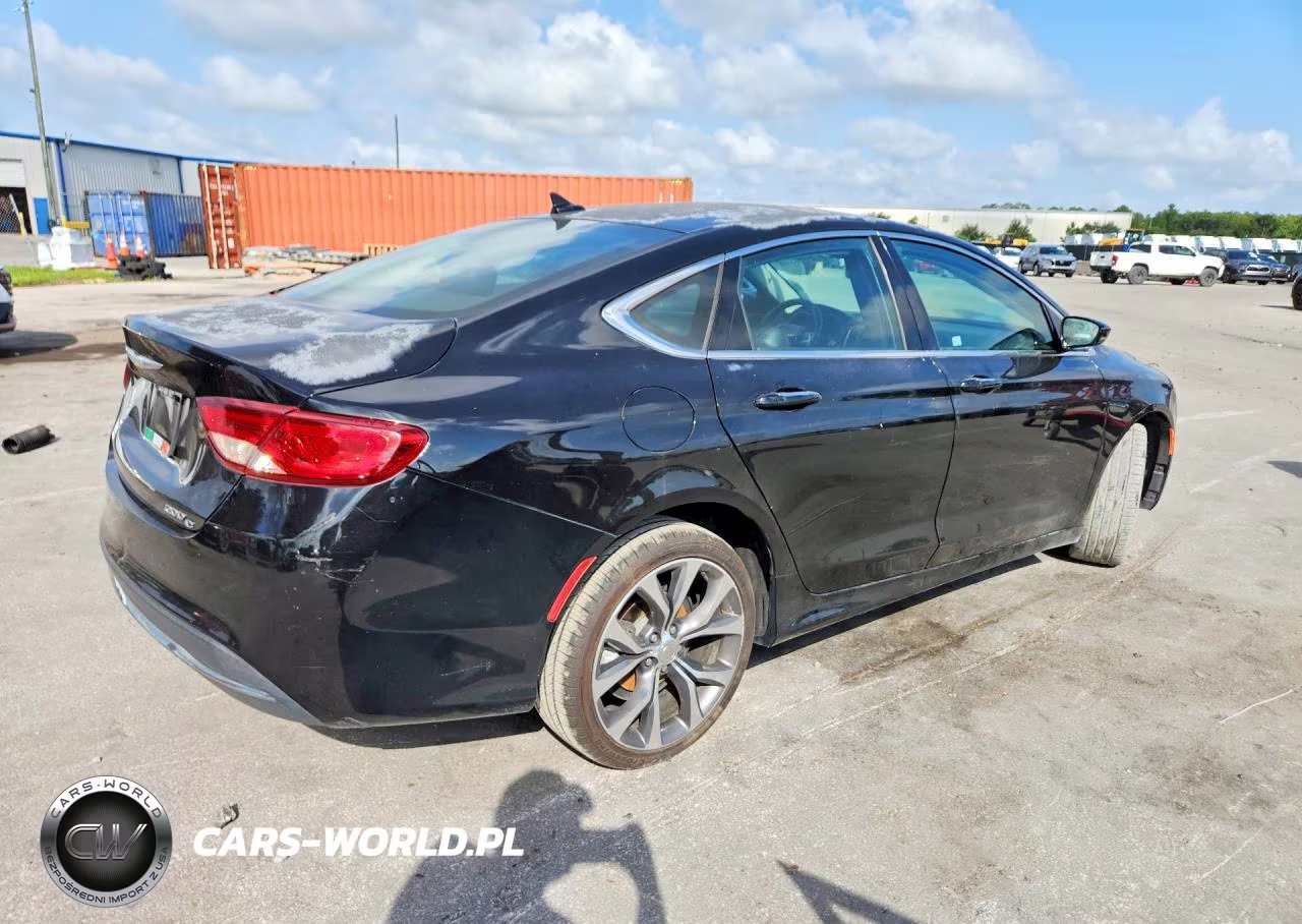 2016 Chrysler 200 C VIN:1C3CCCCB7GN112928 - 3