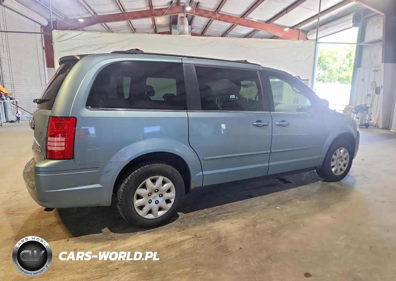 2010 Chrysler Town & Country Lx VIN:2A4RR4DE4AR137261 - 3