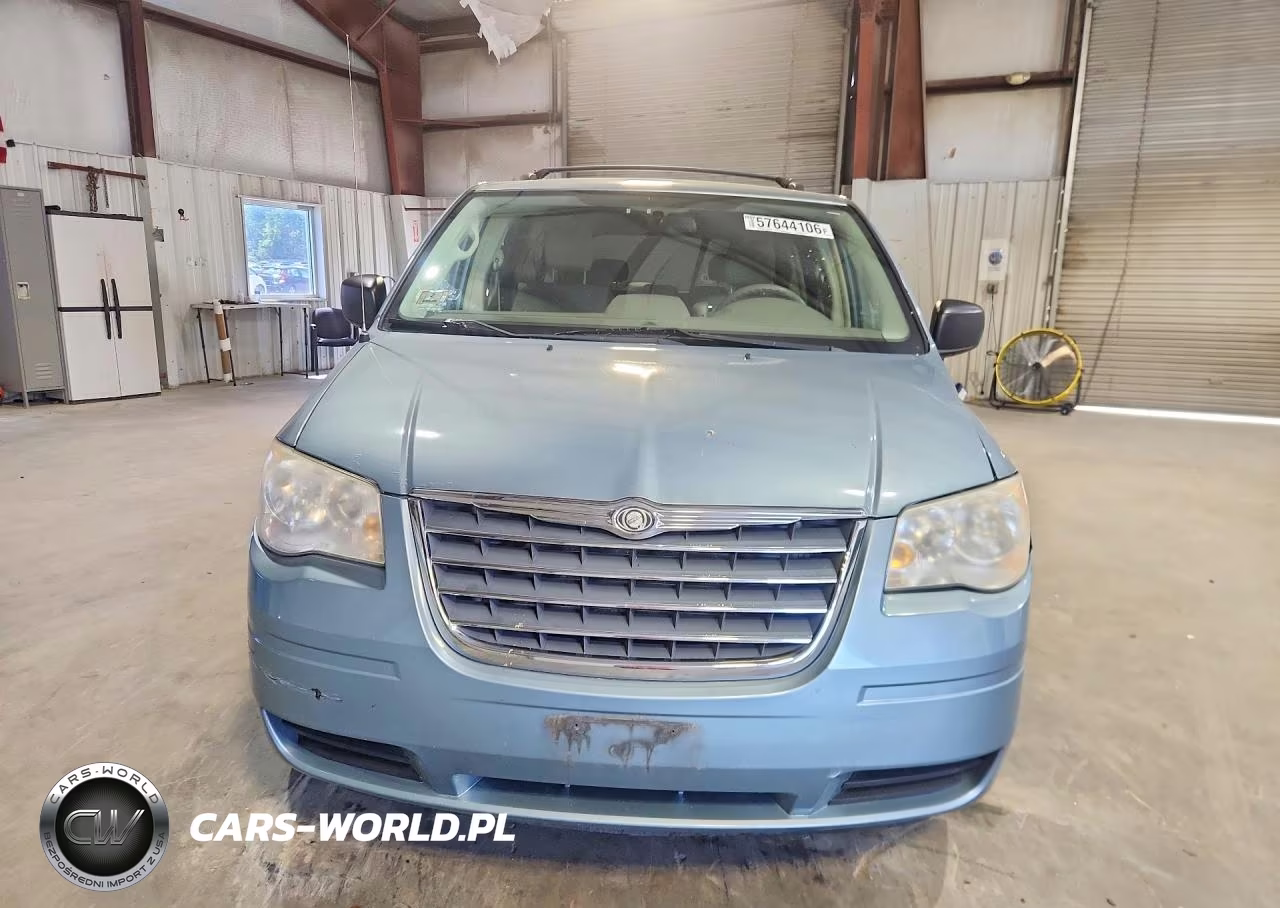 2010 Chrysler Town & Country Lx VIN:2A4RR4DE4AR137261 - 5