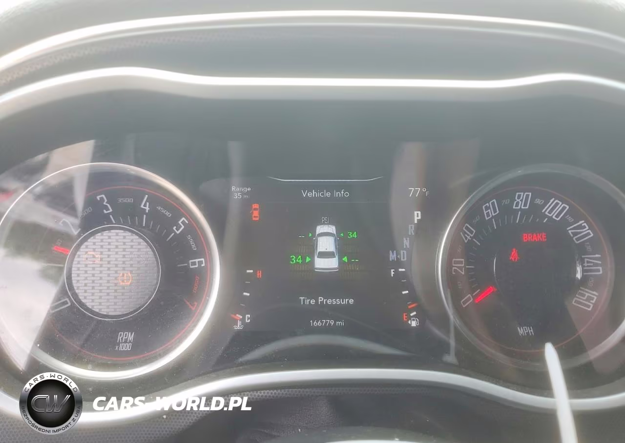 2018 Dodge Challenger Sxt VIN:2C3CDZAG9JH199357 - 9