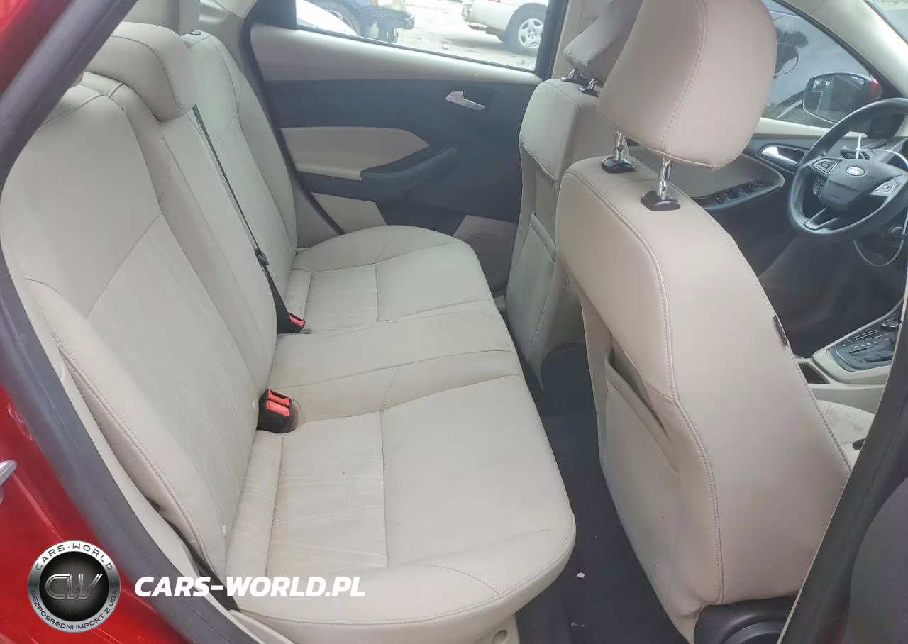 2017 Ford Focus Se VIN:1FADP3F29HL221135 - 10