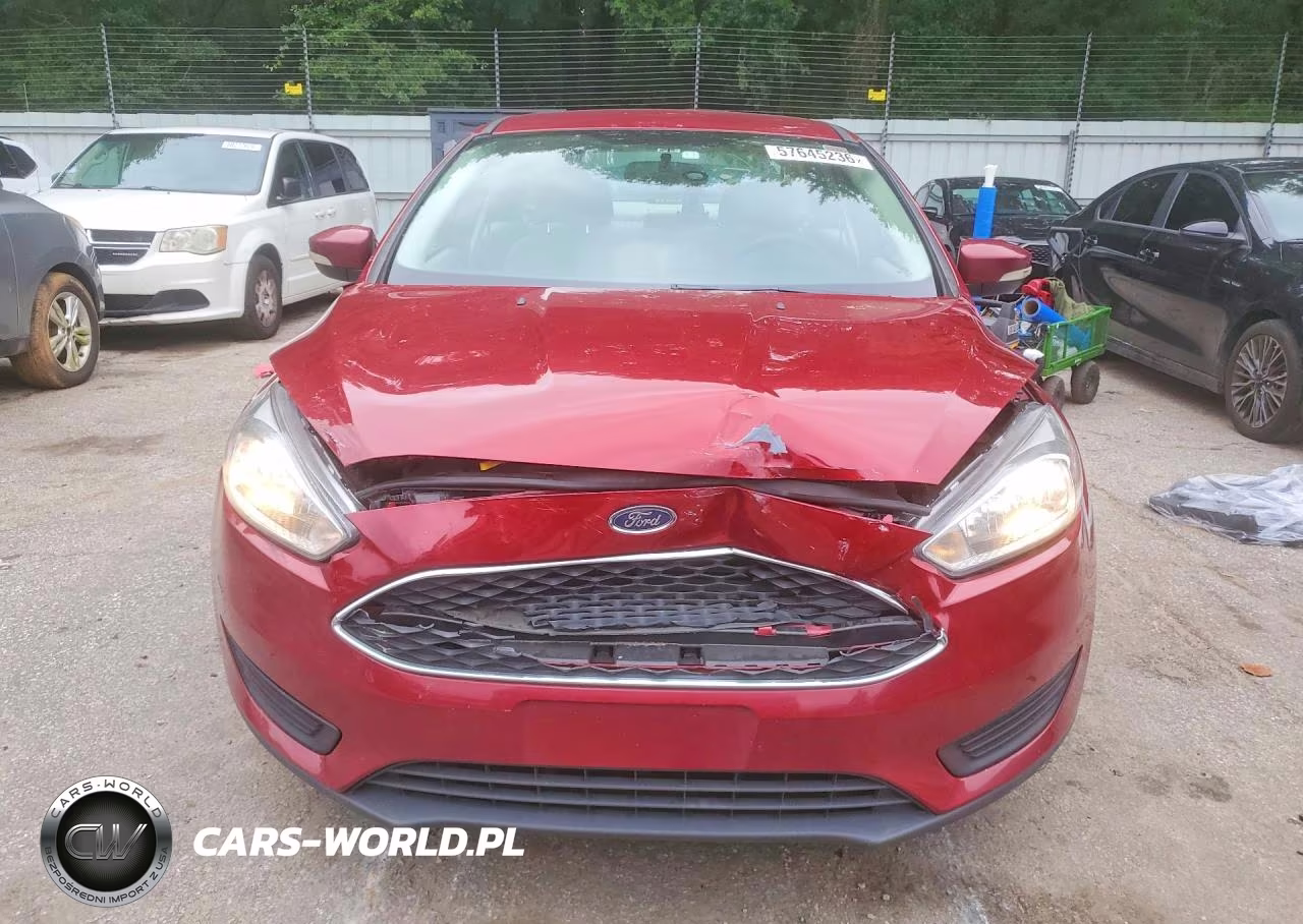 2017 Ford Focus Se VIN:1FADP3F29HL221135 - 5