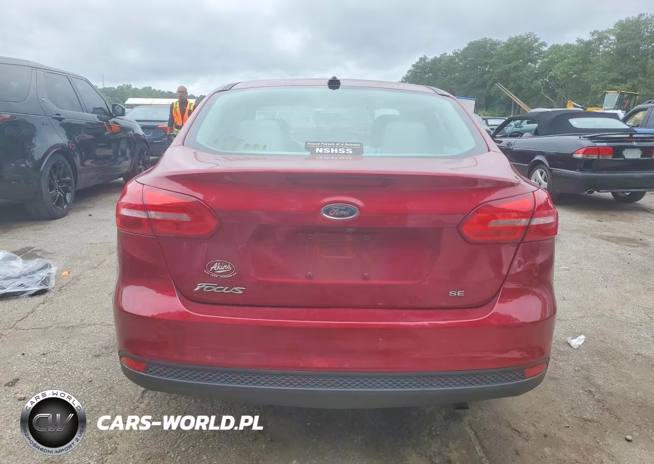 2017 Ford Focus Se VIN:1FADP3F29HL221135 - 6