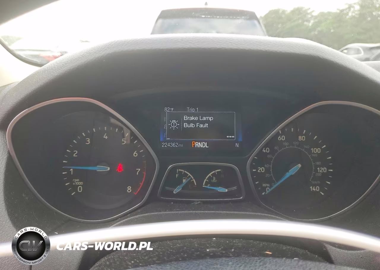 2017 Ford Focus Se VIN:1FADP3F29HL221135 - 9