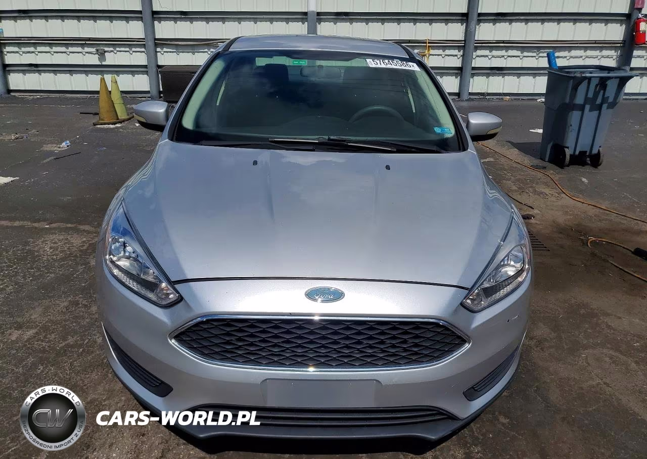2017 Ford Focus Se VIN:1FADP3F26HL337845 - 5