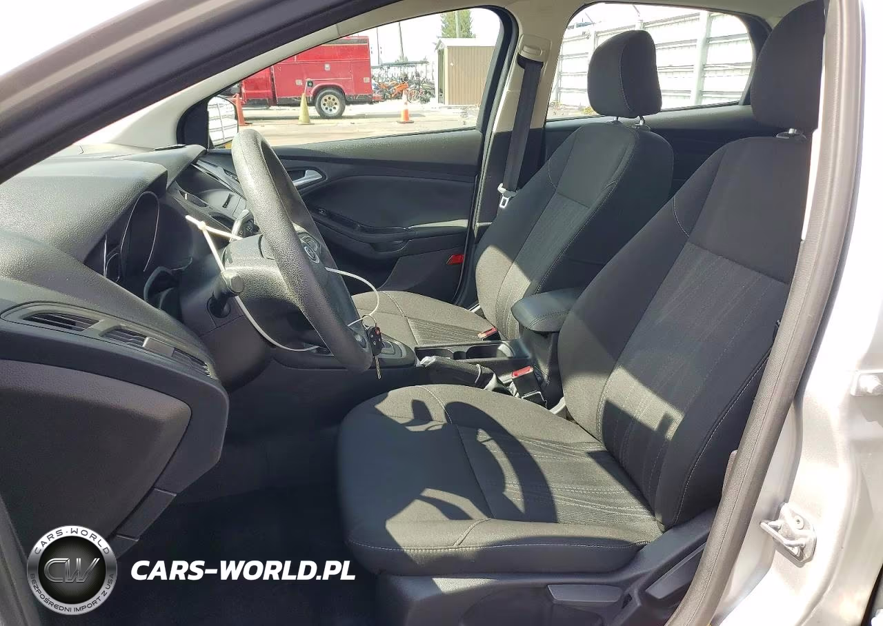 2017 Ford Focus Se VIN:1FADP3F26HL337845 - 7