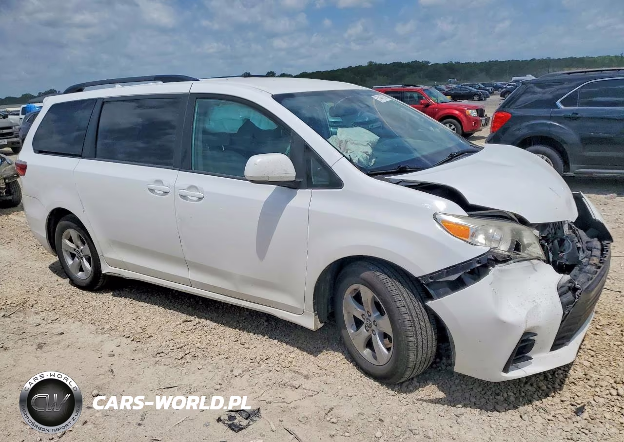 2019 Toyota Sienna Le VIN:5TDKZ3DC7KS986504 - 4