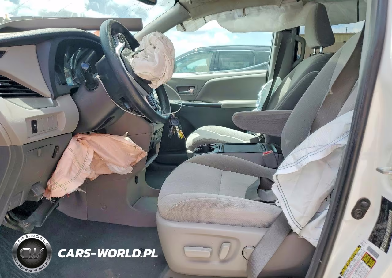 2019 Toyota Sienna Le VIN:5TDKZ3DC7KS986504 - 7